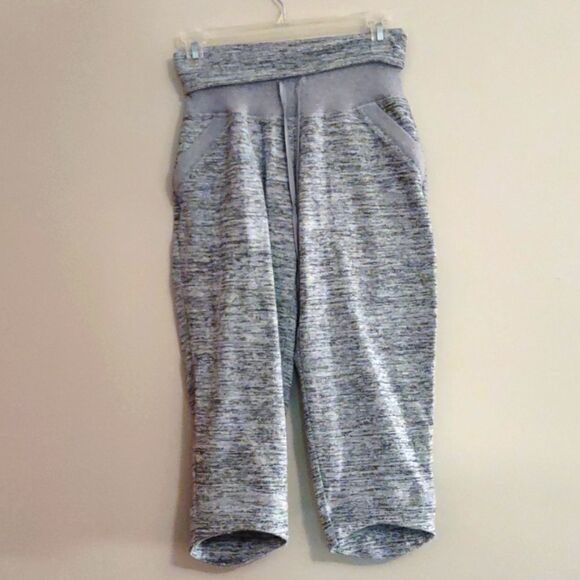 Athleta Women's‎ size XS cozy comfy gray sweatpant capris waistband drawstring - Picture 1 of 9